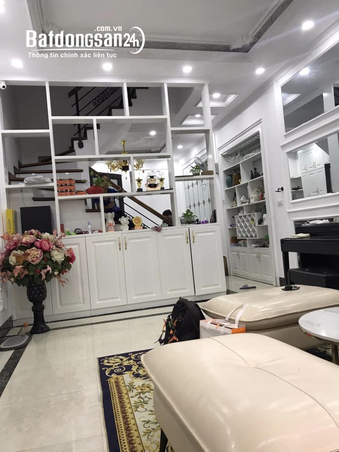Bán nhà mặt phố Đường Thịnh Quang, Phường Trung Liệt, Quận Đống Đa