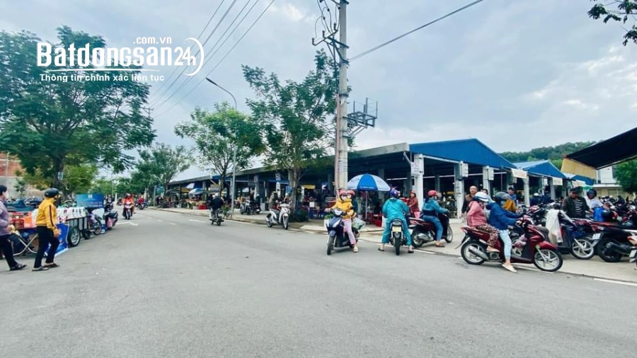 Khu dân cư chợ mới hàng Rượu Đường Nguyễn Văn Linh, Trương Quang Trọng