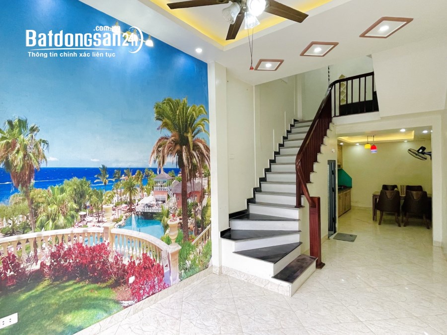 Bán nhà Cầu Bươu ô tô vào ngõ, lô góc, nhin ra sân chơi, 31m2, 4 tầng, giá 4.3 tỷ lh: