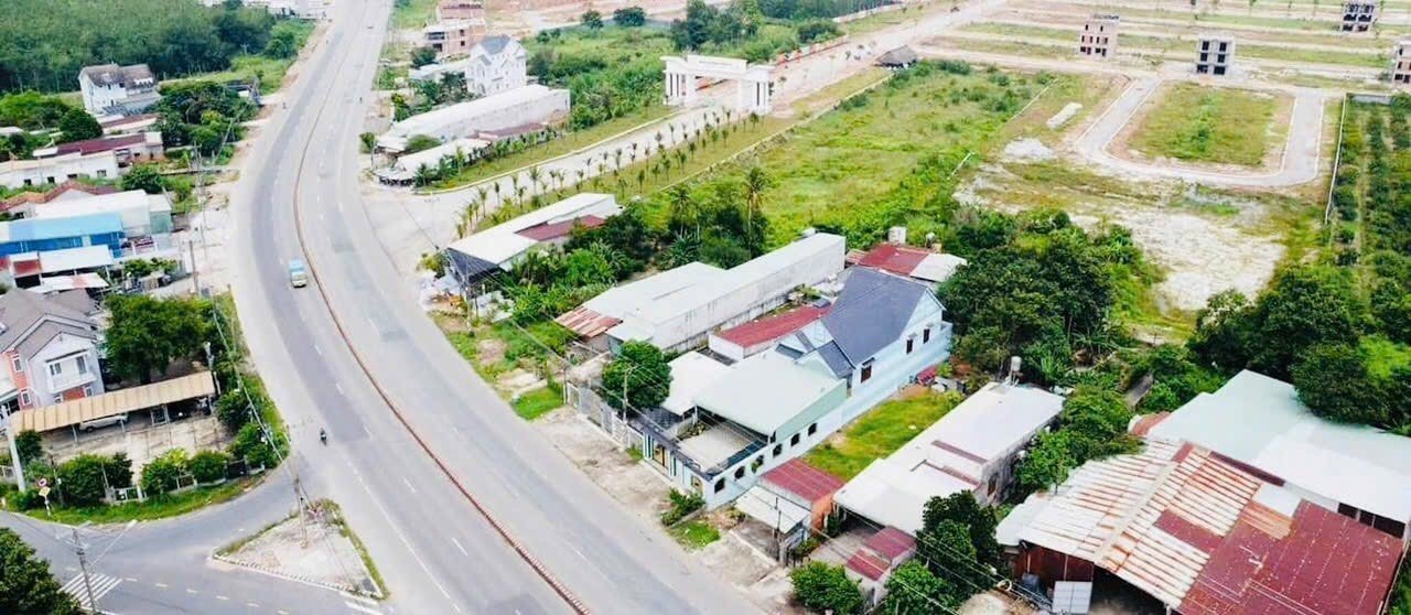 Khai xuân đất mặt tiền giá rẻ
