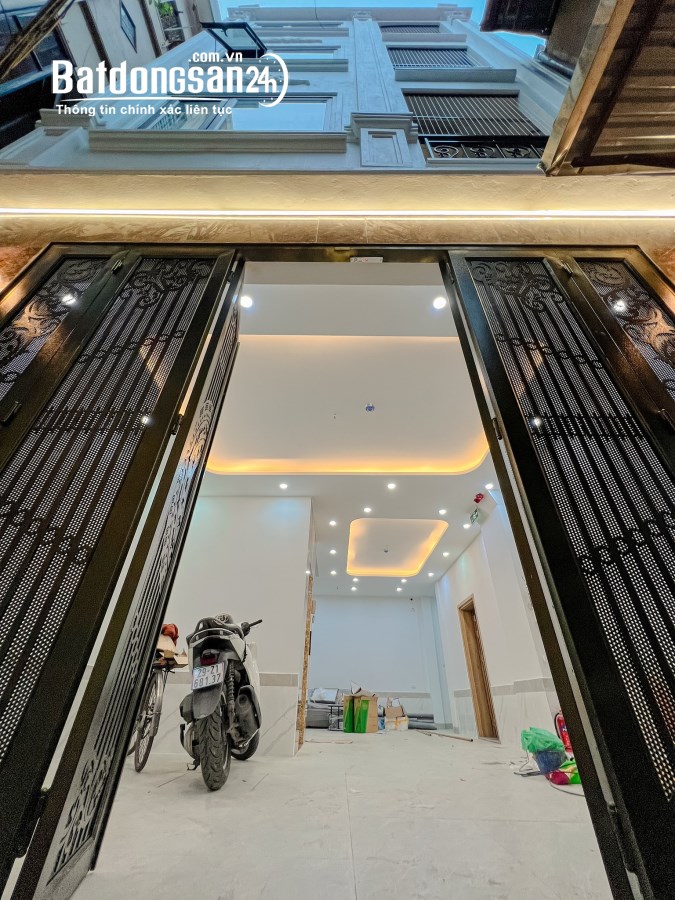 Bán nhà dòng tiền 700tr/năm-Diện tích 70m2x5T Bạch Mai,HBT MT:5m Giá 11 tỷ.