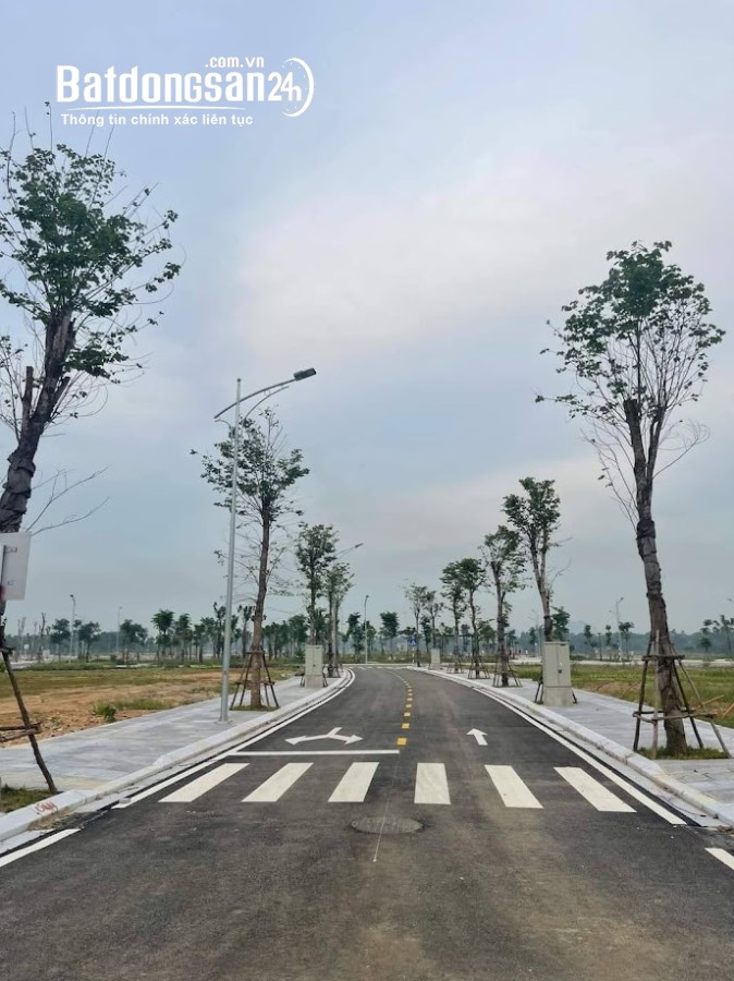 Bán đất đấu giá Vân Hà, Đông Anh. DT 133m2, MT 6m. Vỉa hè, oto.  Giá: 7.7 tỷ