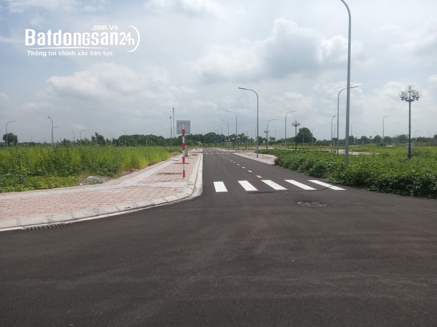 Bán đất đấu giá Vân Hà, Đông Anh. DT 133m2, MT 6m. Vỉa hè, oto.  Giá: 7.7 tỷ