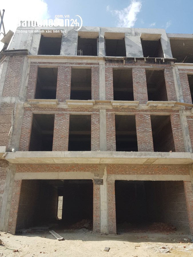 Bán khách sạn 4 tầng tại đường T8A, KĐT Tây Bắc, thị trấn Sapa - Doanh thu 60-70tr/th