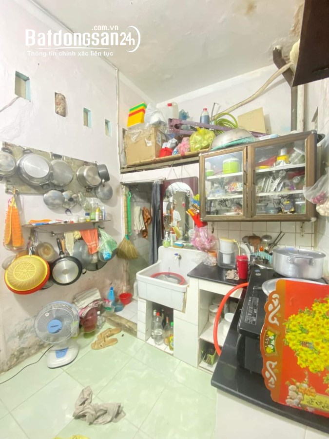 Quận 3, Nguyễn Thị Minh Khai, sát MT đường, 2 mặt hẻm, nhà cũ tiện xây mới, nhỉnh 6ty