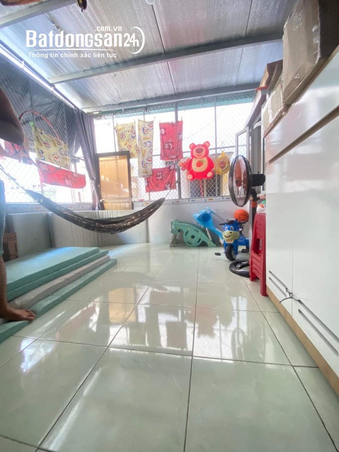 Quận 3, Nguyễn Thị Minh Khai, sát MT đường, 2 mặt hẻm, nhà cũ tiện xây mới, nhỉnh 6ty
