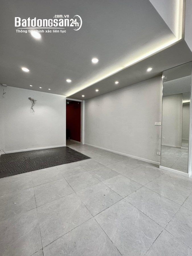 Bán nhà mặt phố KD đỉnh Đường Lê Văn Sỹ, Phường 14, Quận 3, 20.9 tỷ