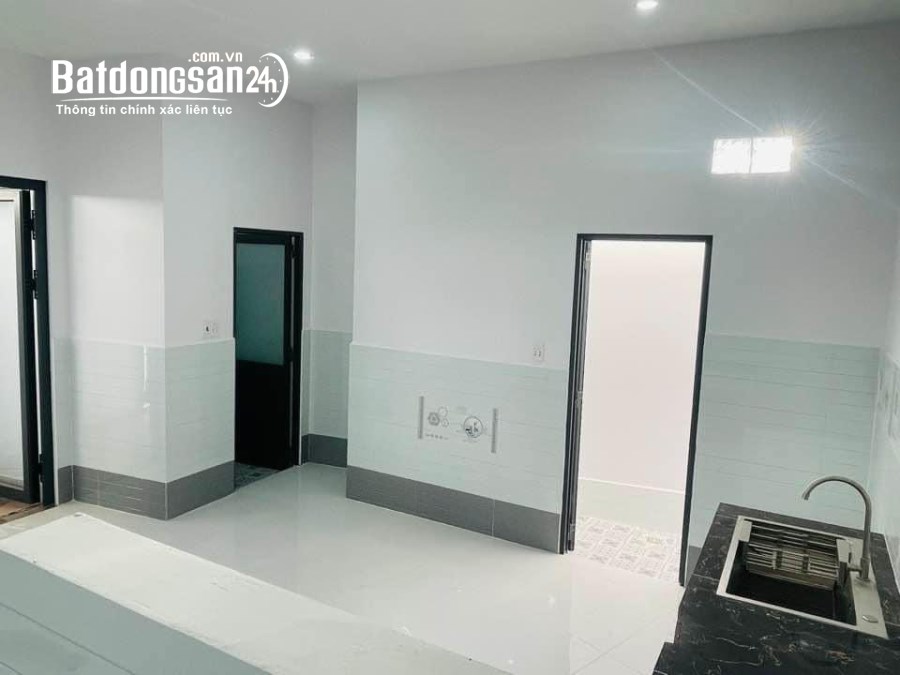 Nhà ngay Vòng Xoay Nguyễn Công Bình , Tp Mỹ Tho
