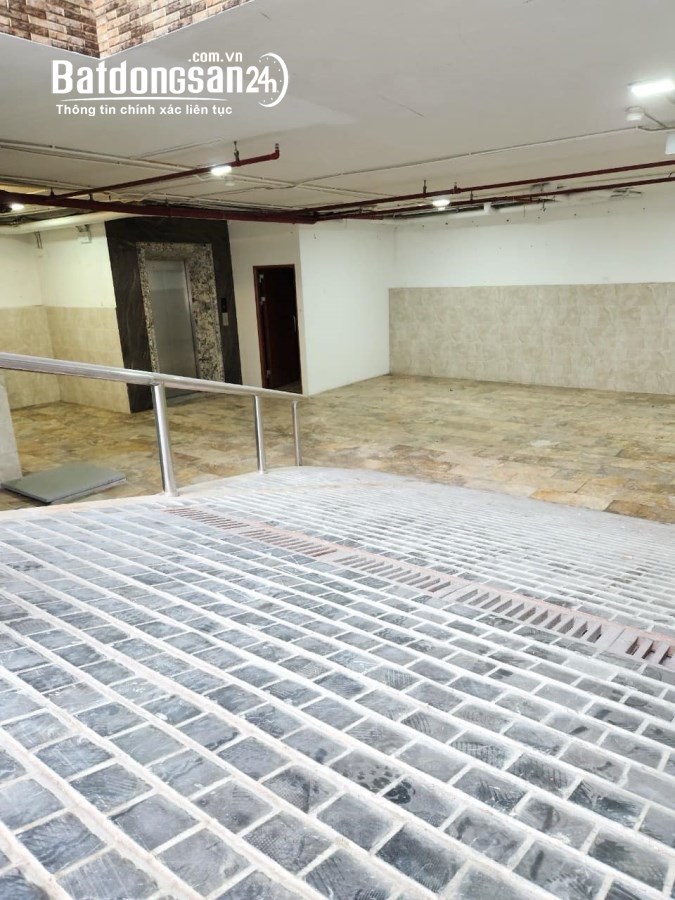 Bán nhà mặt phố Đường Nguyễn Phong Sắc, Phường Dịch Vọng Hậu, Quận Cầu Giấy