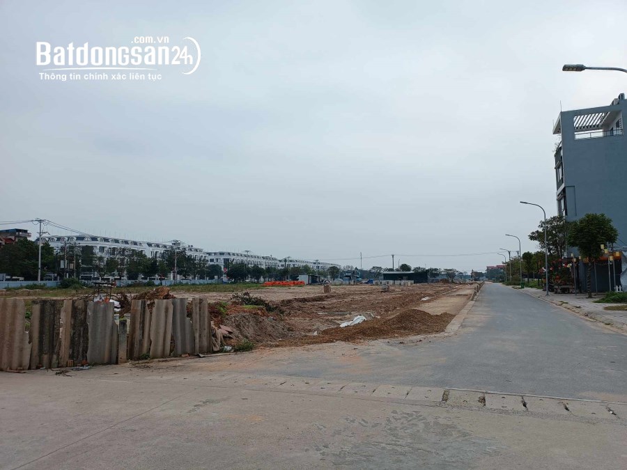 Gấp Đất Phân Lô Vỉa Hè-Ô Tô Dừng Đỗ Ngày Đêm-Uy Nỗ-Đông Anh-DT 65m²-MT 5m-Nhỉnh 4 tỷ