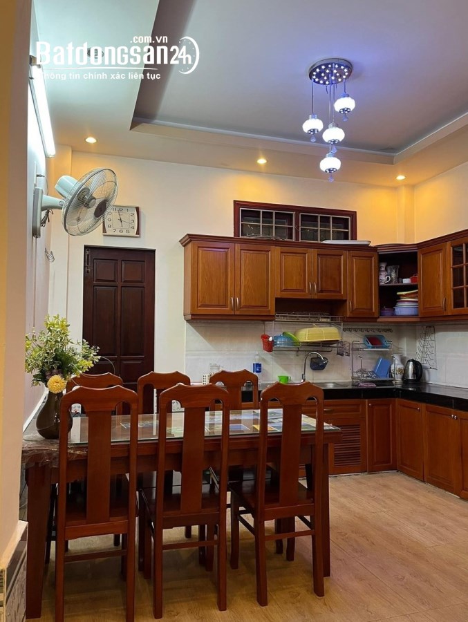 Bán nhà Đường Hoàng Bật Đạt, Phường 14, Quận Tân Bình