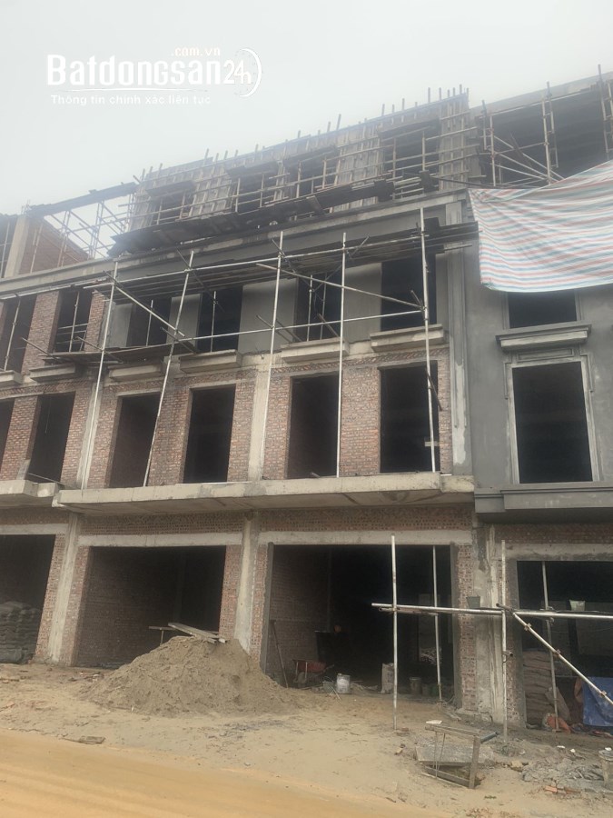 Mở bán shophouse 5 tầng đã có sổ đỏ tại trung tâm thị xã Sa Pa, giá 5,4 tỷ kinh doanh
