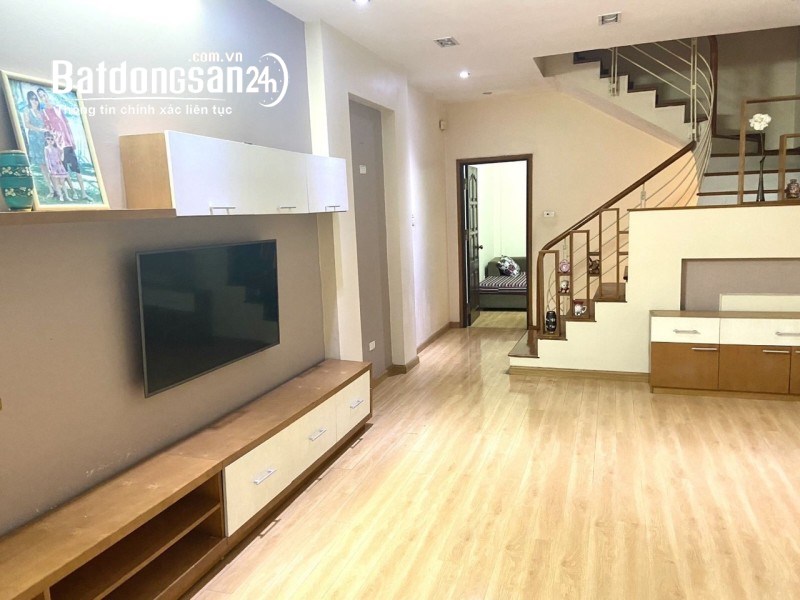 Bán nhà mặt phố Phố Phùng Chí Kiên, Phường Nghĩa Đô, Quận Cầu Giấy