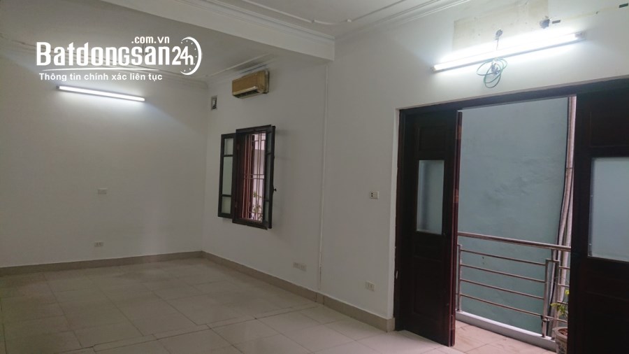Diện tích 60m2 cho thuê tại nhà VP số 18/11 Thái Hà. Giá 10 trệuLH chủ nhà 0929236669