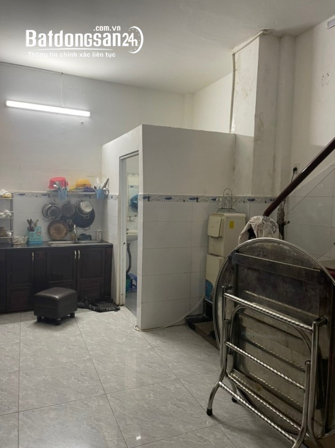 Bán nhà gần Hồ Bá Kiện, Quận 10, 65m2, dòng tiền 40tr/th, chỉ 7 tỷ 99