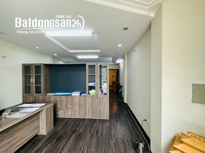 Bán nhà Phân Lô Đường Duy Tân, Phường Dịch Vọng Hậu, Quận Cầu Giấy 45m 5T giá 13 tỷ