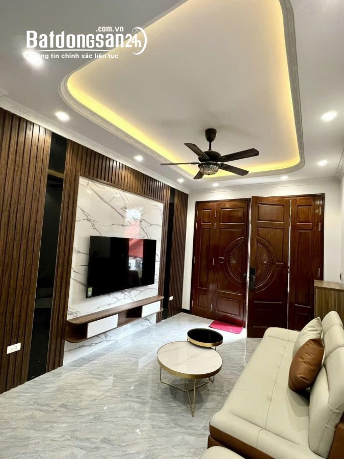 BÁN NHÀ MỄ TRÌ - NAM TỪ LIÊM 31M2X5 VUÔNG ĐẸP, NHIỀU TIỆN ÍCH XUNG QUANH 4.35 TỶ. 