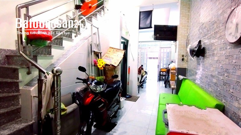 Bán nhà mặt phố Đường Đông Hồ, Phường 4, Quận 8