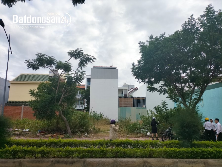 Đất đẹp Trung Tâm k1, Ninh Thuận cách quảng trường Trung Tâm chỉ 400m giá 2tỷ340