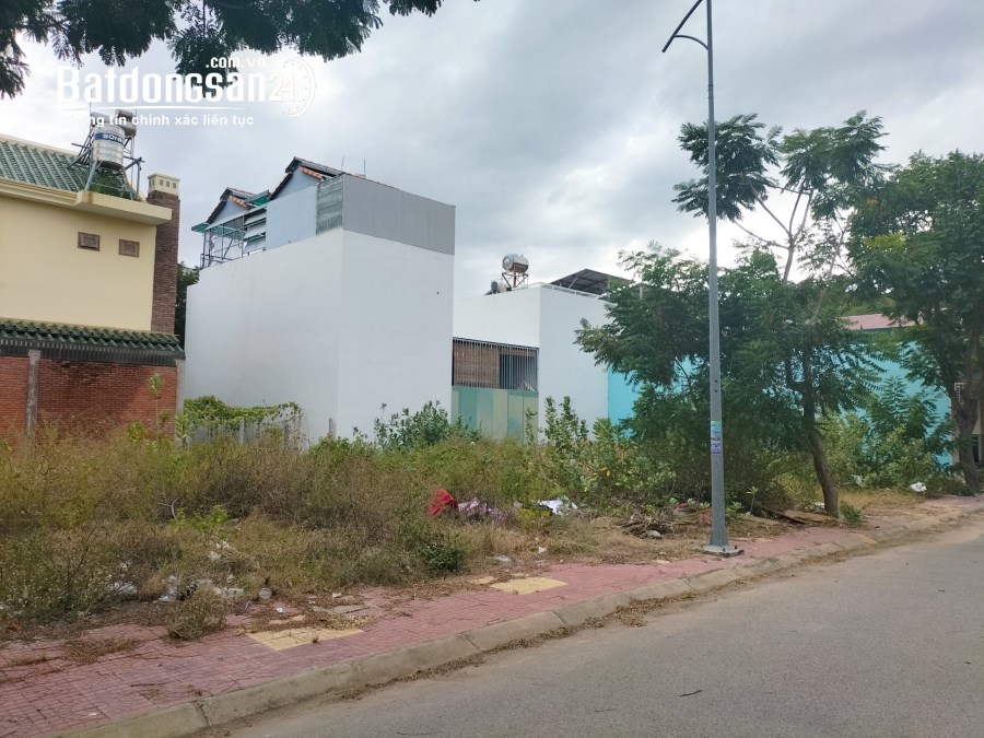 Đất đẹp Trung Tâm k1, Ninh Thuận cách quảng trường Trung Tâm chỉ 400m giá 2tỷ340