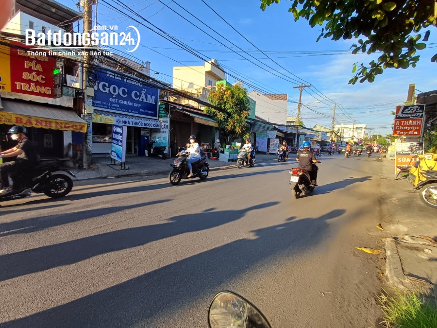 Nhà ngon gần sát mặt đường lớn Lã Xuân Oai