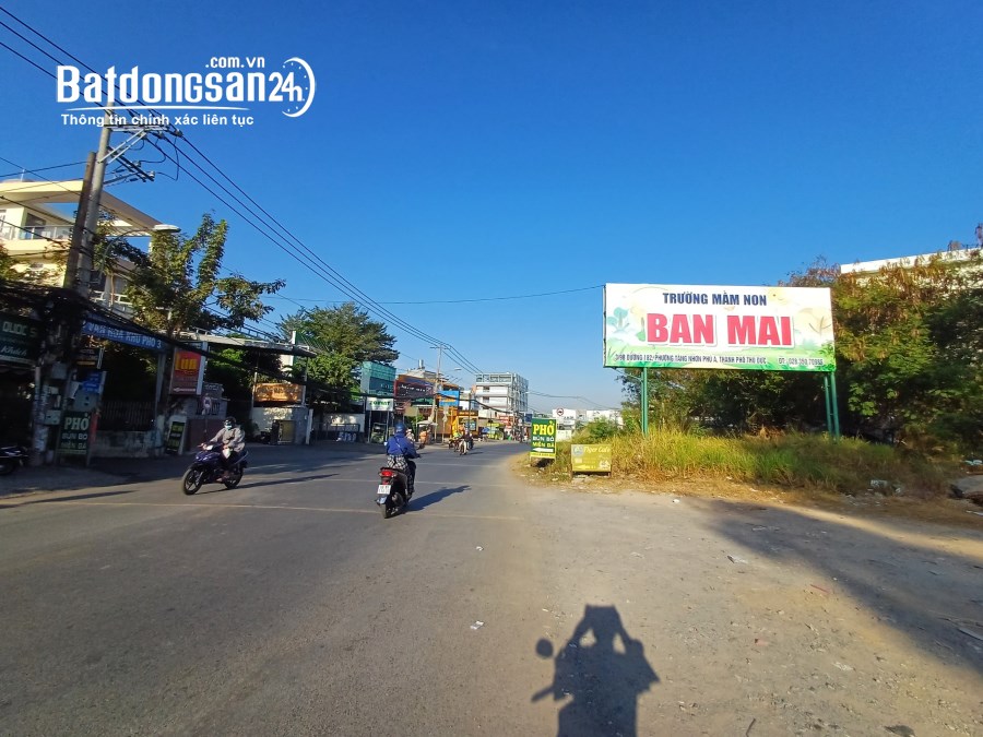 Nhà ngon gần sát mặt đường lớn Lã Xuân Oai