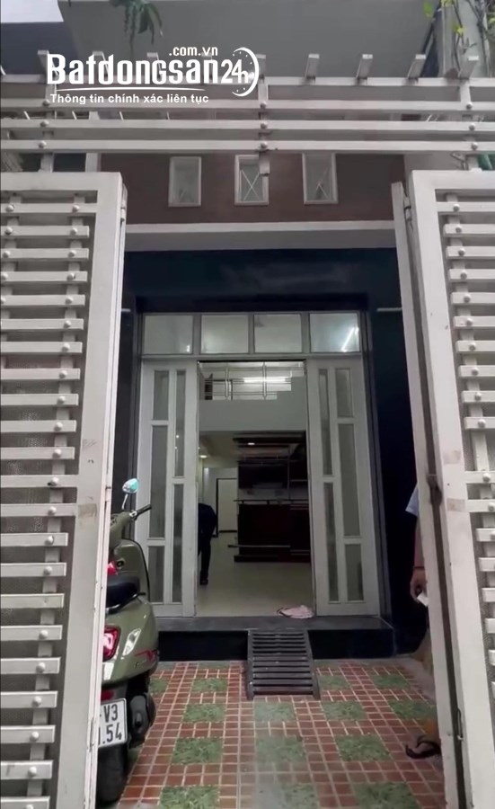 Bán nhà HXH 7 chỗ đỗ cửa Phan Đình Phùng, Pn, 3 tầng đang TN 15tr, 4PN, 63m2, 8.7 tỷ 