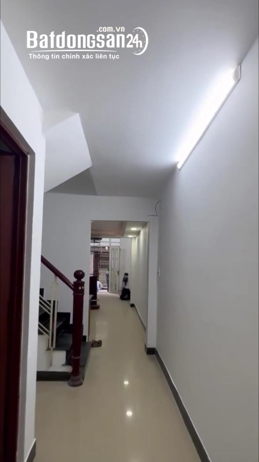 Bán nhà HXH 7 chỗ đỗ cửa Phan Đình Phùng, Pn, 3 tầng đang TN 15tr, 4PN, 63m2, 8.7 tỷ 