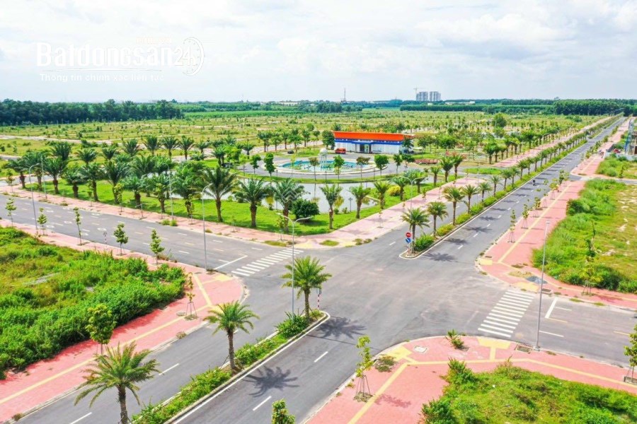 Kẹt tiền bán lô đất 100m2, mặt tiền 25C TTHC Nhơn Trạch, giá 930tr