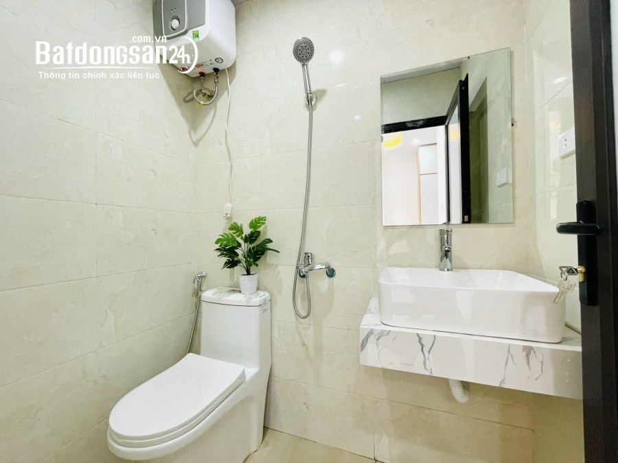 BÁN CCMN CẦU GIẤY, Ô TÔ TRÁNH, PCCC,THANG MÁY, 7 TẦNG-85M2- NHỈNH 18 TỶ