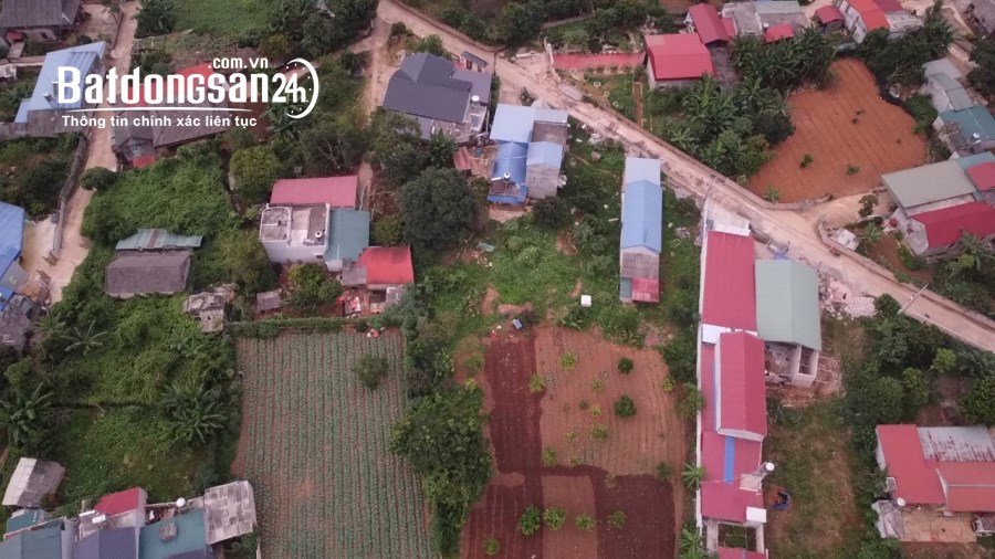 CHÍNH CHỦ BÁN 1400 M2 , 200 THỔ CƯ TTNT MỘC CHÂU , MỘC CHÂU , SƠN LA