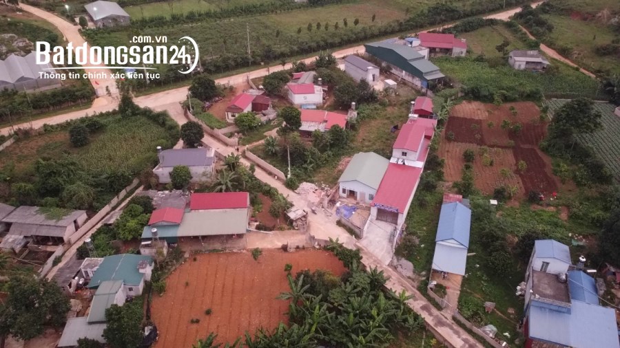 CHÍNH CHỦ BÁN 1400 M2 , 200 THỔ CƯ TTNT MỘC CHÂU , MỘC CHÂU , SƠN LA