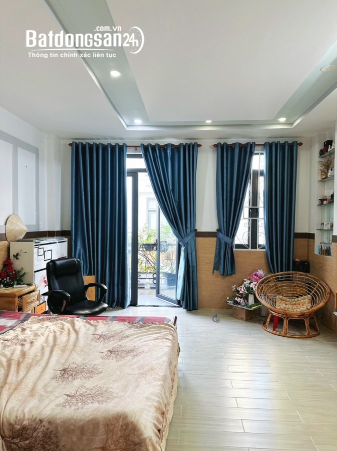 BÁN NHÀ HXH LÊ THIỆT, TÂN PHÚ - 5 TẦNG BTCT - 70M2 - GẦN MẶT TIỀN - CHỈ NHỈNH 6 TỶ.