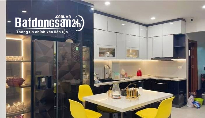 Nhà mới xịn sò, mặt phố Trần Vỹ 8T có hầm, view hồ Mai Dịch, vỉa hè đá bóng, KD đỉnh