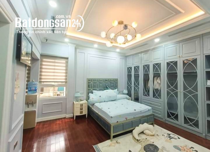 Mặt phố Cầu Giấy nhà đẹp 2 thoáng, ô tô tránh, vỉa hè, KD, 65m*5T