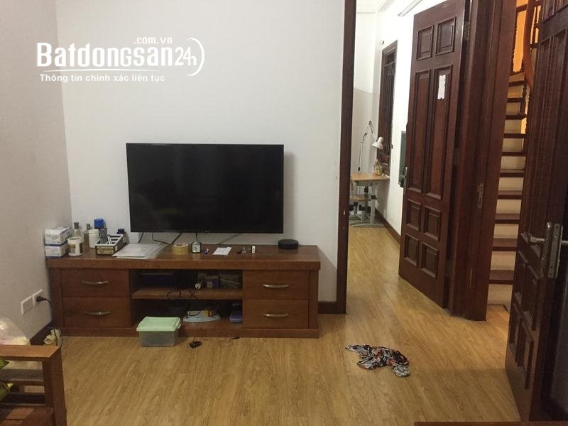 Cho thuê nhà Đường Lạc Trung, Phường Vĩnh Tuy, Quận Hai Bà Trưng. DT 45m2x4tang
