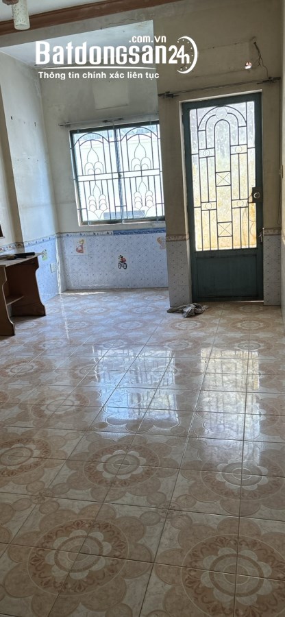 Cho thuê nhà 1 lửng 2 lầu 1 st hẻm 62 Xóm Đất P8 Q11 vào ở ngay