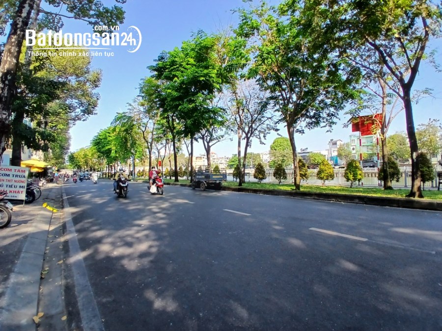 Cực Hiếm Bán Nhà MT Hoàng Sa Q1 Ko Có Căn Thứ 2,DT đất 301m2 Ngang 18m