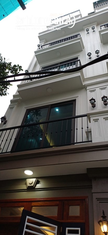 Bán nhà ngõ 191 Thạch Bàn, Long Biên DT 37m, 5 tầng, nở hậu đẹp không tỳ vết ngõ oto