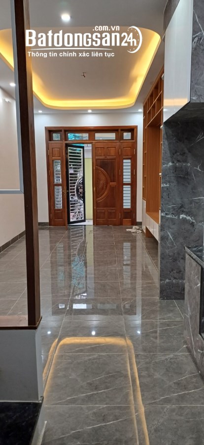 Bán nhà ngõ 191 Thạch Bàn, Long Biên DT 37m, 5 tầng, nở hậu đẹp không tỳ vết ngõ oto