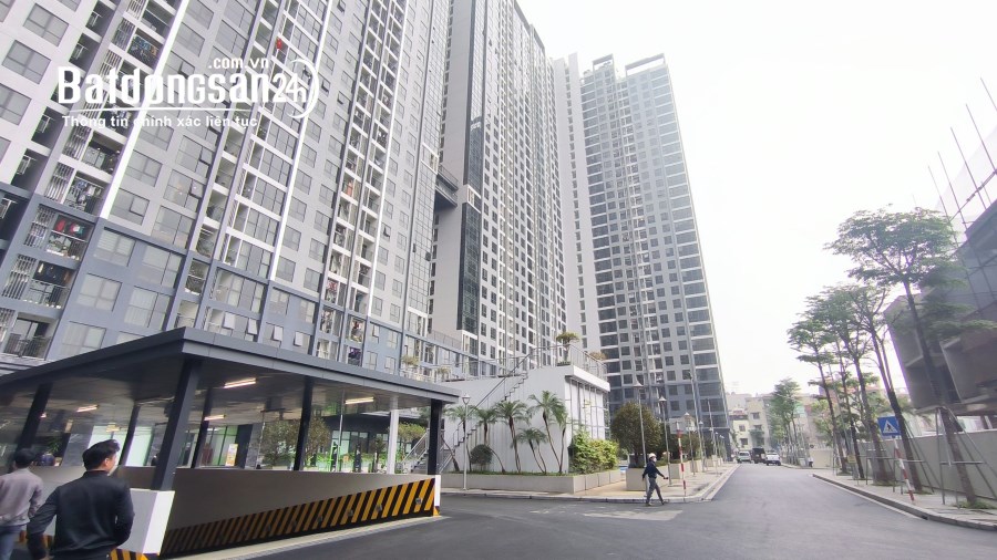 Cho thuê Mặt Bằng kinh doanh đẹp, DT 130m2 tại chân đế Chung cư Mipec Xuân Thủy 
