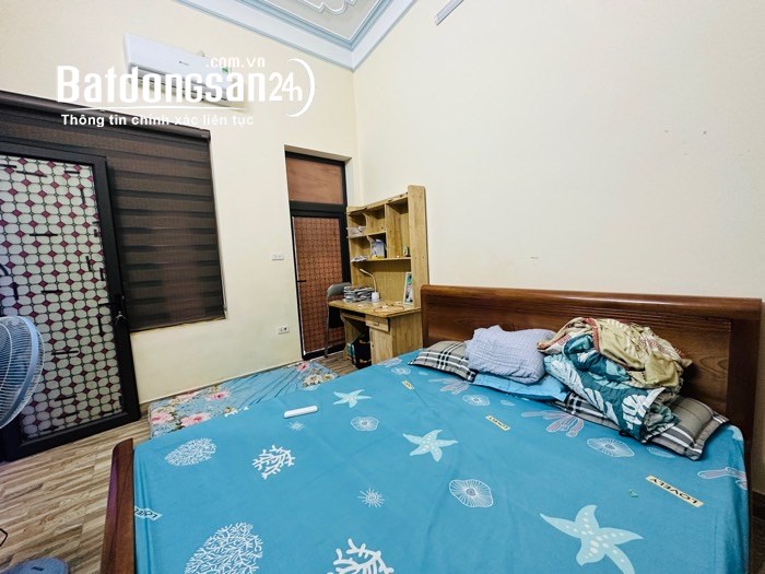 Bán nhà hơn 5 tỷ phố Ngọc Khánh kinh doanh 38m2, 4T, M5.5m lô góc 3 thoáng đẹp long l