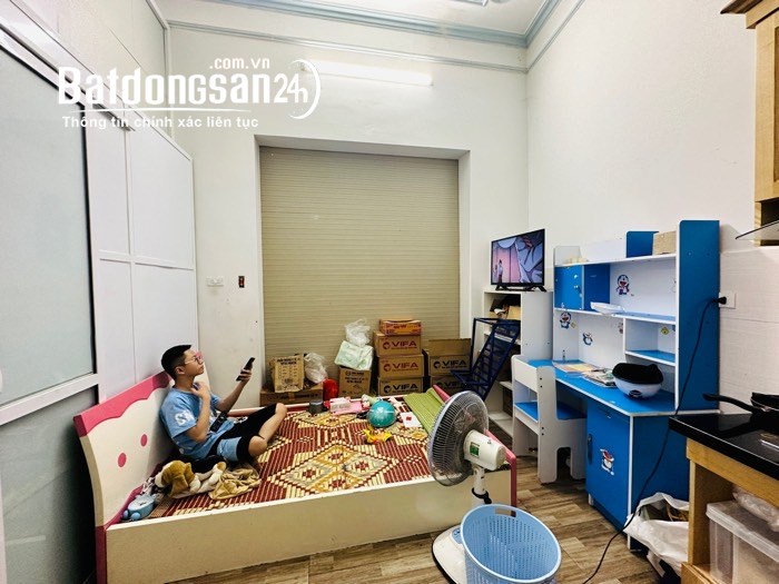 Bán nhà hơn 5 tỷ phố Ngọc Khánh kinh doanh 38m2, 4T, M5.5m lô góc 3 thoáng đẹp long l