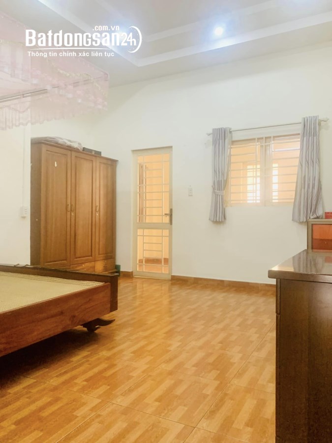 Nhà diện tích 75m2, 3 phòng ngủ, sát Bình Thanh.