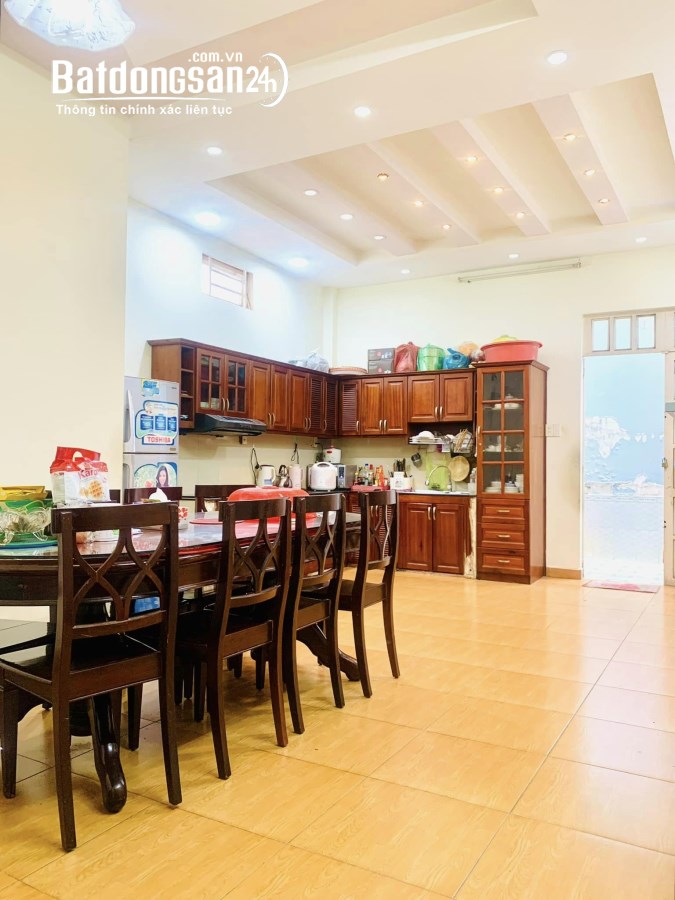 Nhà diện tích 75m2, 3 phòng ngủ, sát Bình Thanh.