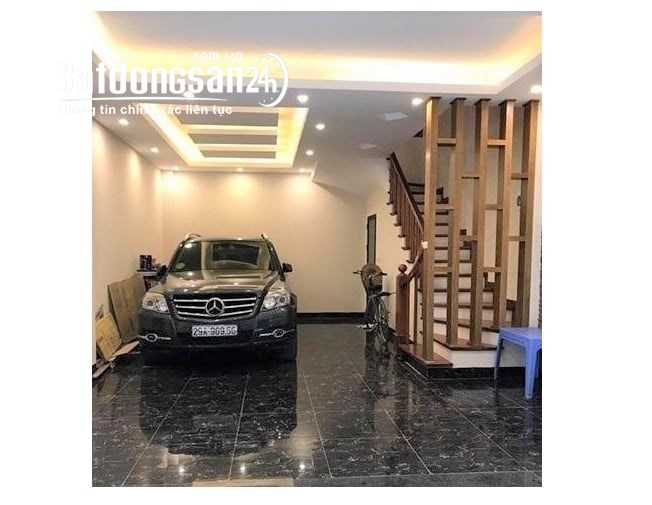 Bán gấp giá giảm sâu nhà mặt phố Lê Duẩn 200m,  nhỉnh 38 tỷ chia cho con