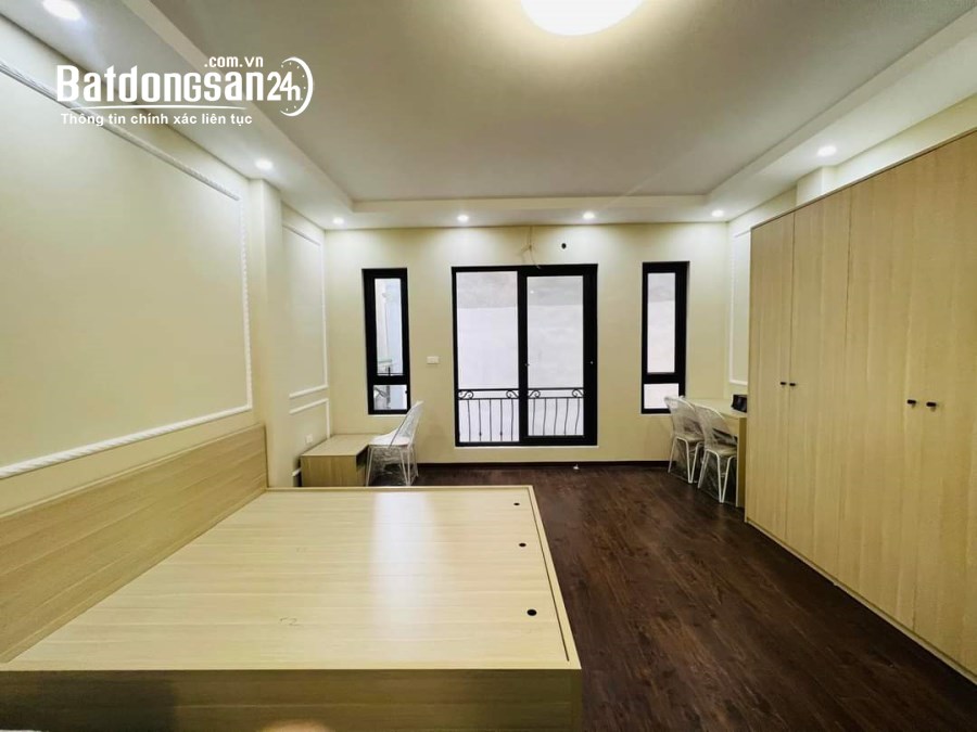 Bán nhà Đỗ Quang, Cầu Giấy, 1 nhà ra phố, 3 thoáng, Thang máy, Oto vào nhà, 47m2
