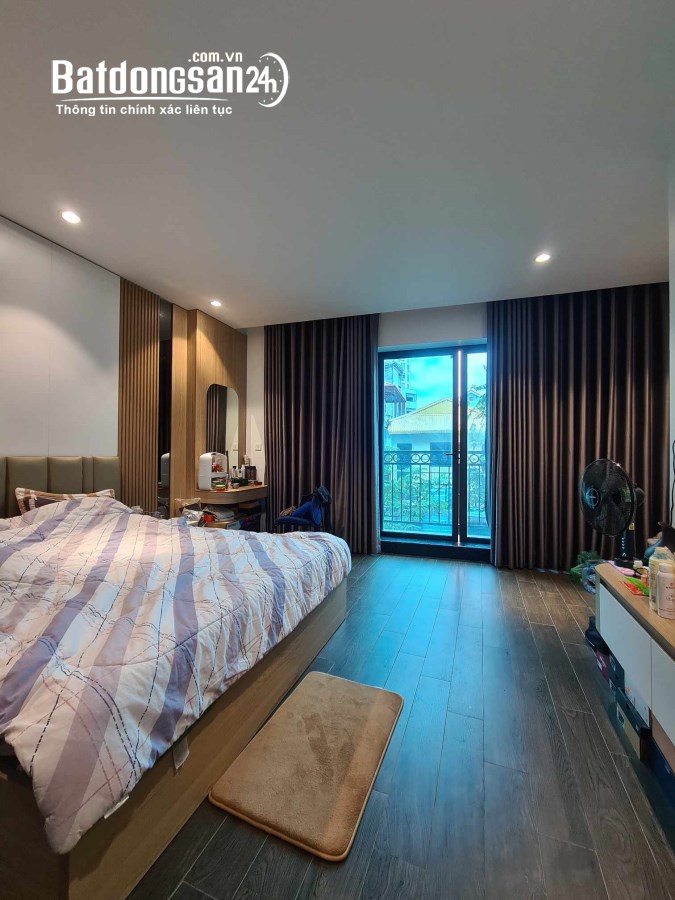Siêu Phẩm! Phố Ngọc Khánh 40m2, 6T thang máy, MT5.4m vỉa hè kinh doanh đẹp long lanh