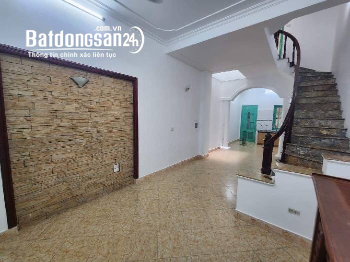 Bán nhà Tứ Liên, nhà dân xây còn mới, oto đỗ cổng, 75m2, 7,4 tỷ