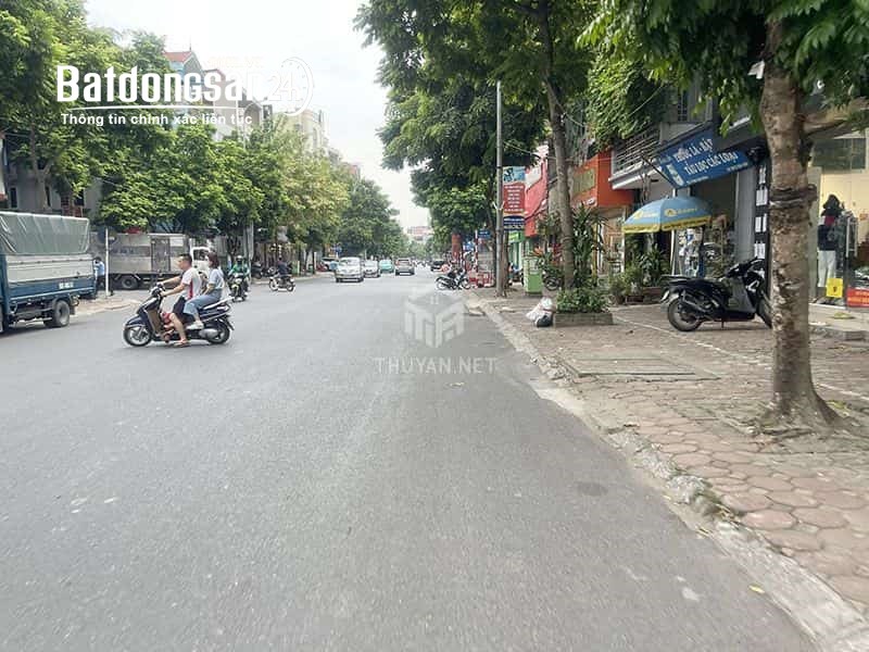 Bán nhà mặt phố Ngô Xuân Quảng - DT: 80,4m2, mặt tiền 5m, xây 4 tầng kiên cố